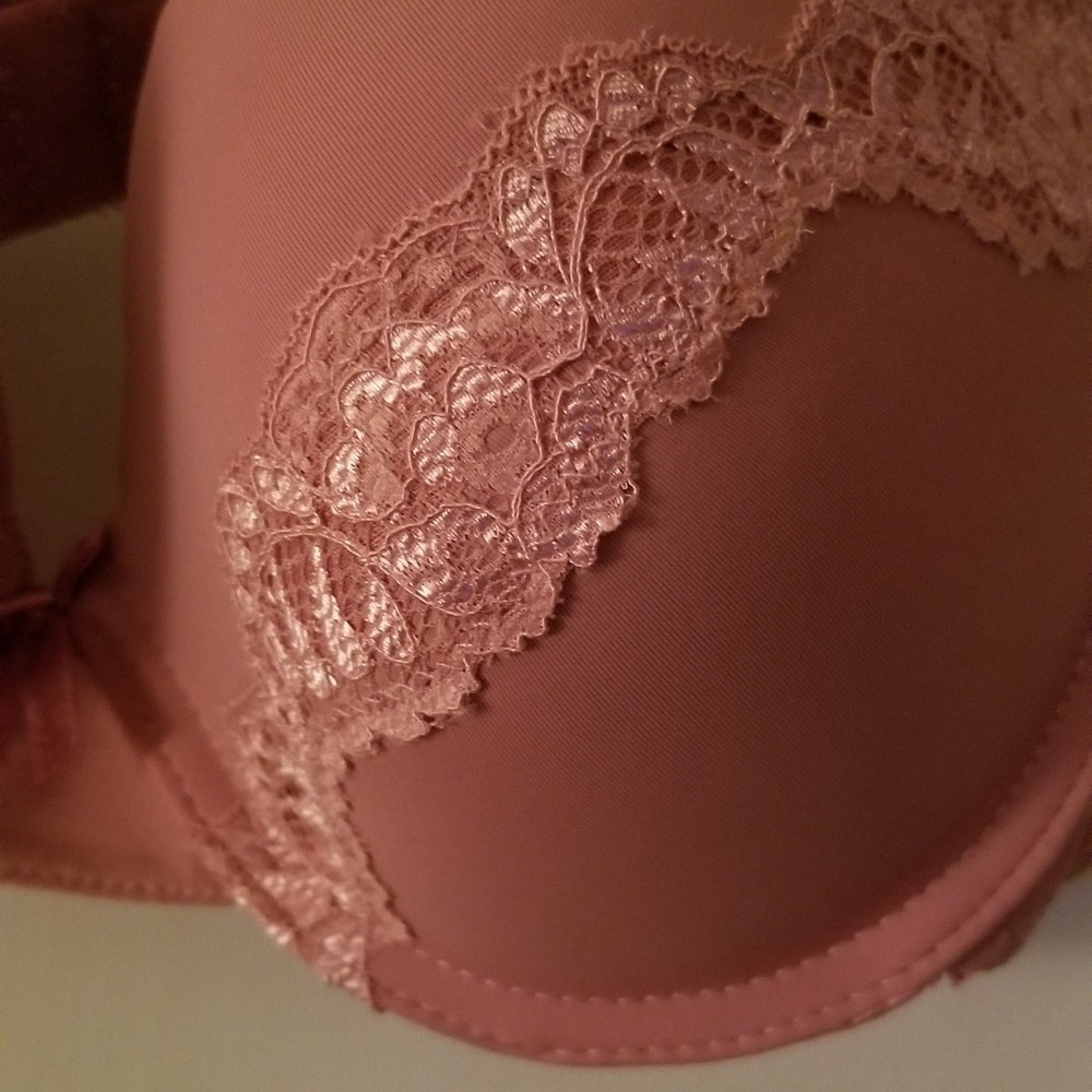 Pink Bra - Picture 3 of 3